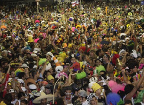 Quinta-feira à fantasia no Carnaval de Salvador